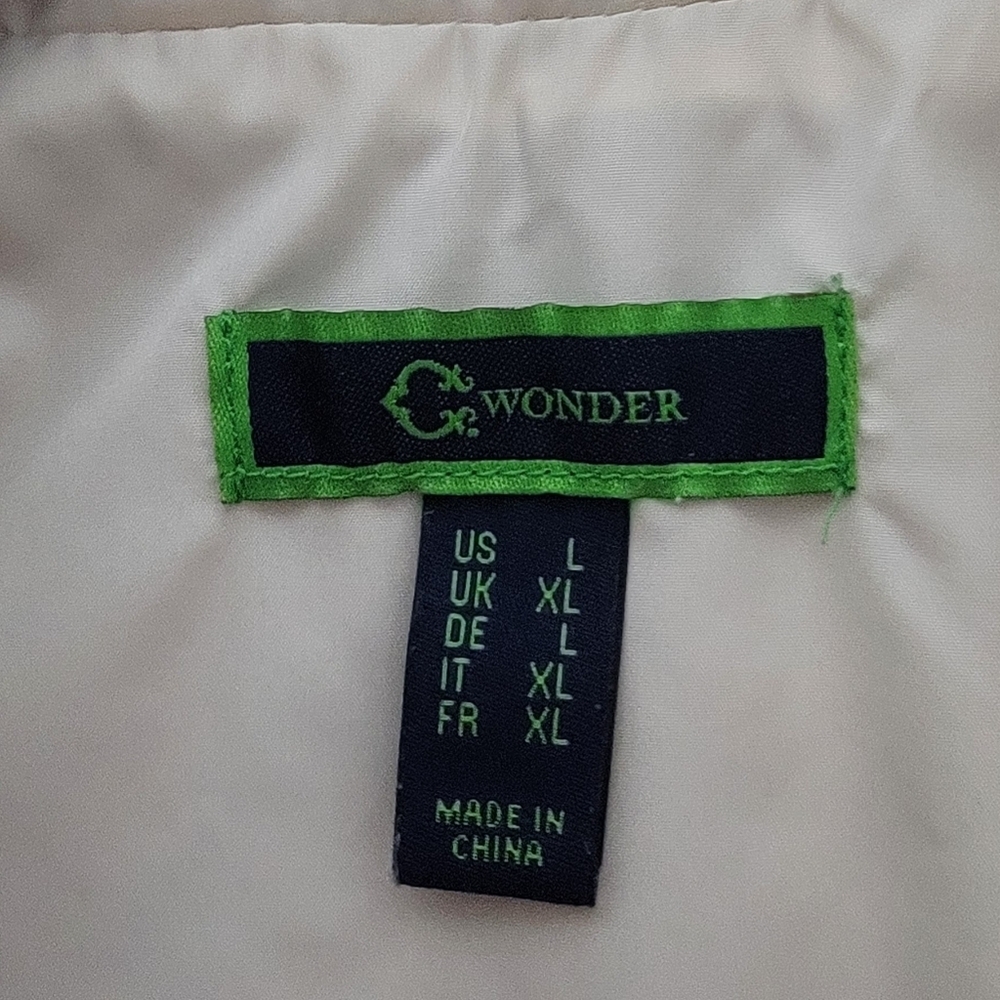 C.WONDER Quilted Vest, Cream And Black Hex Pattern In Size Large, EUC - Picture 3 of 8